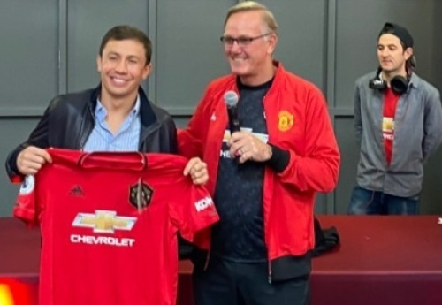 Фотография к новости: Головкин поболел за "Манчестер Юнайтед" на матче с "Шеффилд Юнайтед" чемпионата Англии