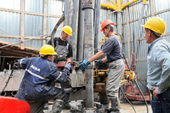 Фотография к новости: На 92 млн тенге оштрафованы компании за диспропорции в зарплатах казахстанских и иностранных рабочих