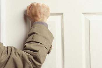 Фотография к новости: Житель Шу пытался похитить девушку с работы и заставить выйти за него замуж