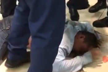 Фотография к новости: Мужчина бился в истерике на МЦПС "Хоргос" - полицейские прокомментировали видео