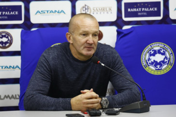 Фотография к новости: "Говорить про неуважение неуместно" – тренер "Астаны" не в обиде на МЮ за второй состав на матч в Нур-Султане