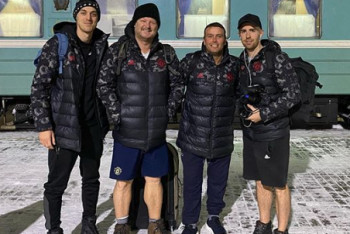 Фотография к новости: Британский телеведущий пробыл в пути 56 часов ради матча "Астана"–МЮ