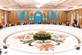 Фотография к новости: Токаев провел встречу с представителями французского бизнеса