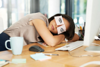 Фотография к новости: Как высыпаться при сменном графике работы, рассказал врач