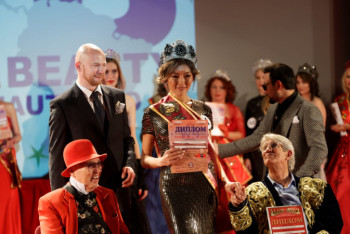 Фотография к новости: Казахстанка стала Миссис World Beauty в Москве