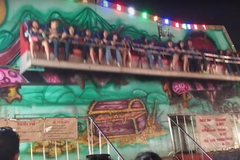 Фотография к новости: Людей выбросило из сломавшейся на полном ходу карусели в Таиланде