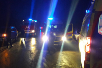 Фотография к новости: Врачи везут в больницу 28 пострадавших в ДТП с автобусом близ Кызылорды, еще один скончался по дороге