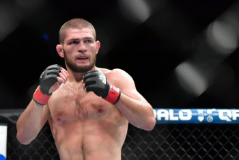 Фотография к новости: Отец Нурмагомедова хочет получить визу в США через Казахстан