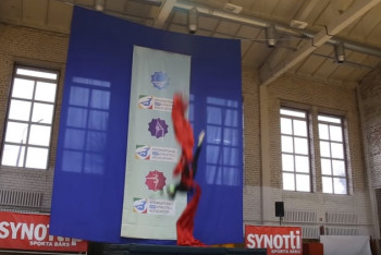 Фотография к новости: Российская гимнастка сорвалась с восьмиметровой высоты во время выступления в Риге