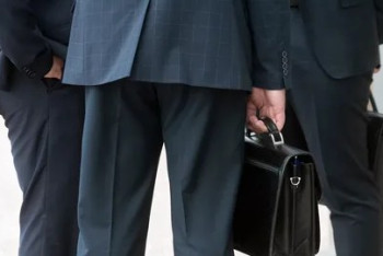 Фотография к новости: "Правительство пытается вывести из-под ответственности первых руководителей" - сенатор Сафинов