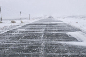 Фотография к новости: В четырех областях Казахстана перекрыли движение на трассах