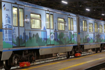 Фотография к новости: Поезд с рецептом бешбармака и стихами Макатаева начал курсировать в московском метро