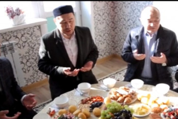 Фотография к новости: Жители Кокшетау сложились на квартиру священнослужителю