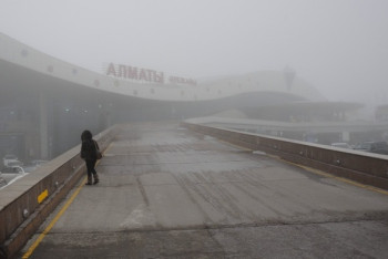 Фотография к новости: Из-за тумана задерживают рейсы в аэропорту Алматы