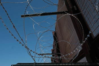 Фотография к новости: Суд запретил Трампу строить стену на границе с Мексикой