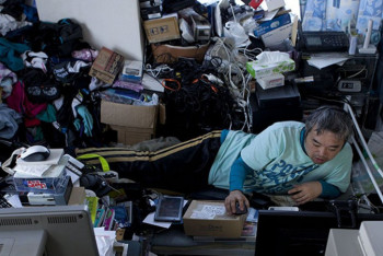 Фотография к новости: Сын месяц жил рядом с трупом отца из-за страха одиночества в Японии