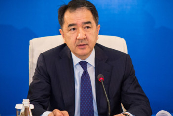 Фотография к новости: Сагинтаев поздравил ЖенПИ с 75-летним юбилеем