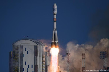 Фотография к новости: Первую партию британских спутников отправили на Байконур