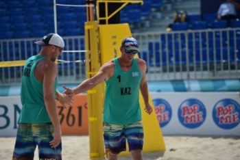 Фотография к новости: Казахстан одержал первые победы на турнире по пляжному волейболу в Индии