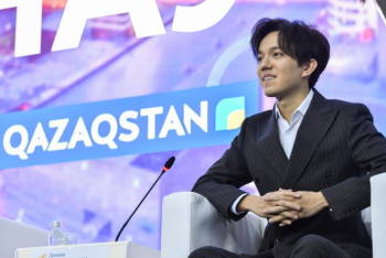 Фотография к новости: Димаш получил звание "Почетный гражданин Актюбинской области"