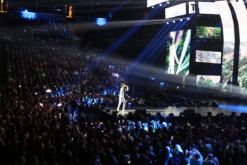 Фотография к новости: Димаш собрал в Barclays center такую же аудиторию как Бейонсе – сотрудник центра