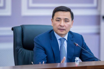 Фотография к новости: Кульгинов наизусть прочитал произведение Абая на встрече с журналистами