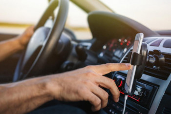 Фотография к новости: "До сих пор требуют всё на бумаге" - Президент о документах для вождения авто