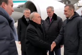 Фотография к новости: Назарбаев прибыл в Санкт-Петербург