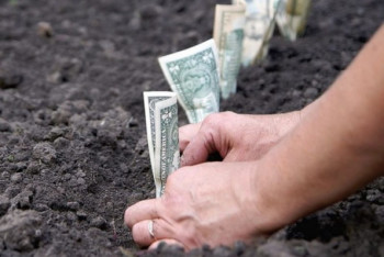 Фотография к новости: Увеличить налоги до 20 раз за неиспользование земель поручил Токаев