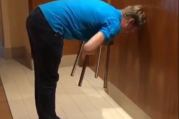 Фотография к новости: К челленджу со стулом присоединилась велокоманда "Астана". Что из этого вышло