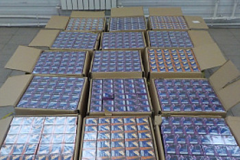 Фотография к новости: Крупную партию поддельных презервативов из Казахстана задержали таможенники России