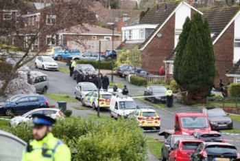 Фотография к новости: На юге Англии обезумевший парень перерезал женщинам горло посреди улицы