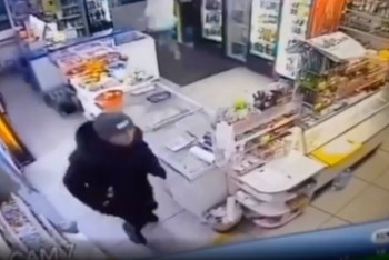 Фотография к новости: Попавшее на видео зверское избиение продавщицы магазина прокомментировали в ДП ВКО