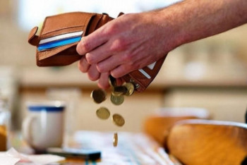 Фотография к новости: Как жадных родителей наказывают за неуплату алиментов за рубежом