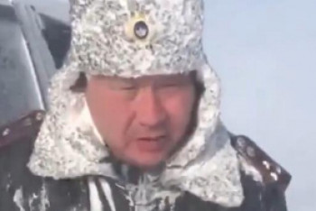 Фотография к новости: Лютая метель в Казахстане: полковник полиции восхитил Сеть предупреждением о непогоде из эпицентра бурана