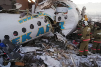 Фотография к новости: Акимы Нур-Султана и Алматы посетили семьи погибших в авиакатастрофе