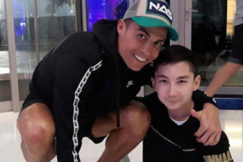 Фотография к новости: "Настоящее вдохновение" - Роналду о встрече с Али Турганбековым