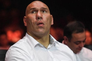 Фотография к новости: Николай Валуев восхитился финтом казахстанских боксеров в ринге