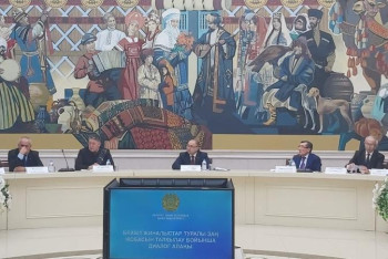 Фотография к новости: Детям разрешат участвовать в мирных митингах - Абаев