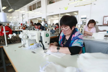 Фотография к новости: Шесть миллионов многоразовых масок сошьют в Восточном Казахстане﻿