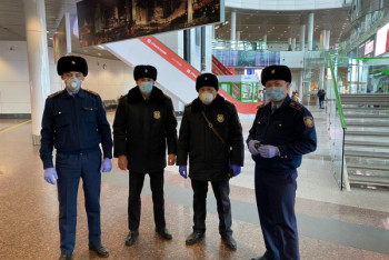 Фотография к новости: Полицейские будут отслеживать перемещения людей на улицах Нур-Султана и Алматы