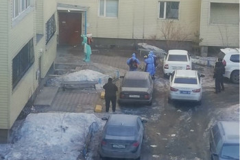 Фотография к новости: Амбарный замок на двери подъезда с жильцами уберут в Караганде