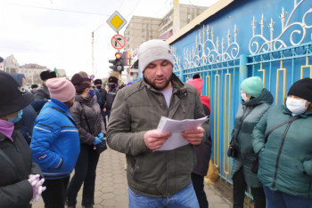 Фотография к новости: Около сотни костанайских продавцов протестуют против закрытия рынков