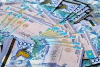 Фотография к новости: Порядка 45 тысяч казахстанских медработников претендуют на надбавки к зарплате за борьбу с КВИ