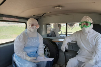 Фотография к новости: О нас вспоминают, когда сибирская язва, мошкара или пандемия – интервью с санврачом