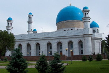 Фотография к новости: Алматинцев просят не приходить в мечети на Курбан айт