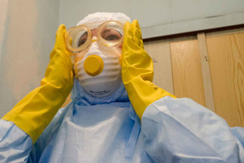 Фотография к новости: "Я боюсь за своих родных" - медики просят их изолировать