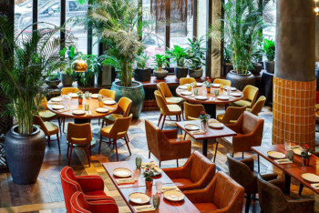 Фотография к новости: Хозяева ресторанов будут нести персональную ответственность за социальное дистанцирование - Тугжанов