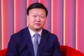 Фотография к новости: Цой пообещал пересмотреть вопрос компенсаций заболевшим пневмонией медикам