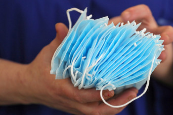 Фотография к новости: Снизить стоимость масок до 60 тенге хотят в Минздраве РК